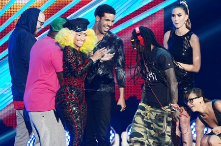 nicki-minaj-drake-lil-wayne-vma-show-2012-617-409
