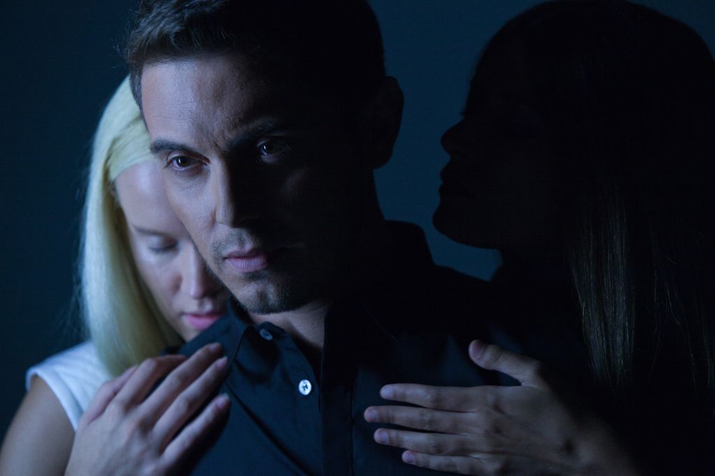 AyvP7oBCUAIyEHX.jpg_large