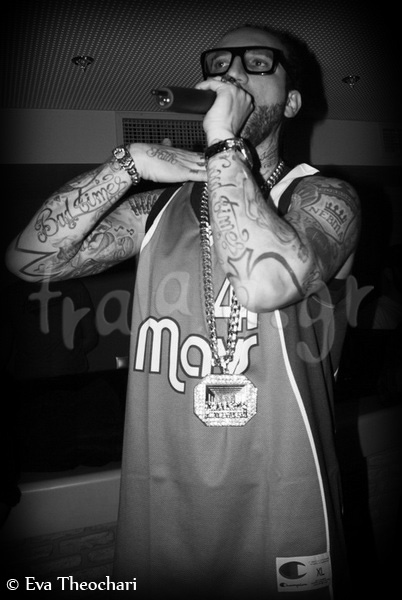 Going_Through_live_10