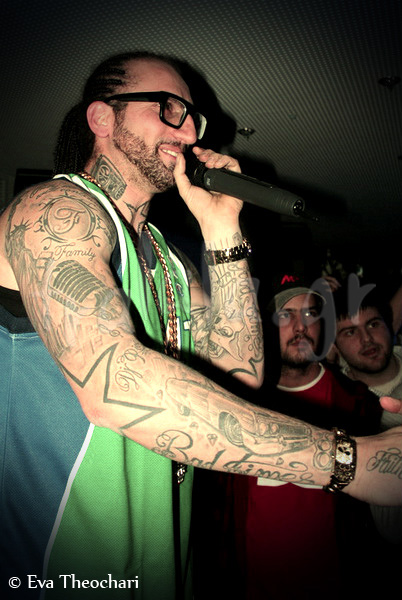 Going_Through_live_11