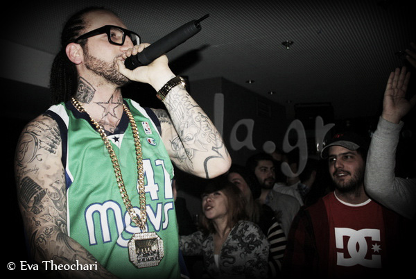 Going_Through_live_14