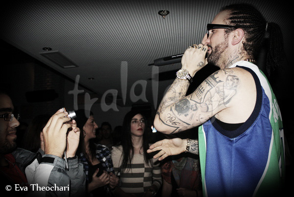 Going_Through_live_17