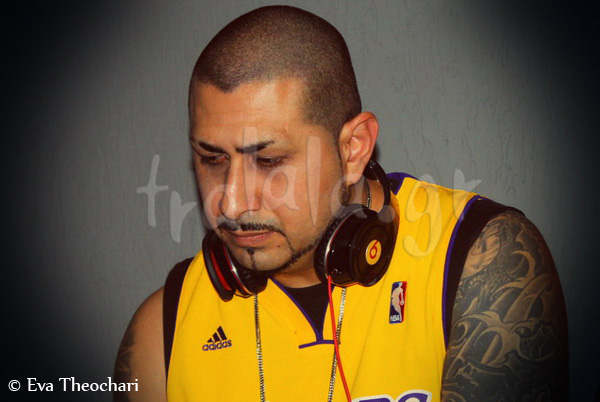 Going_Through_live_3