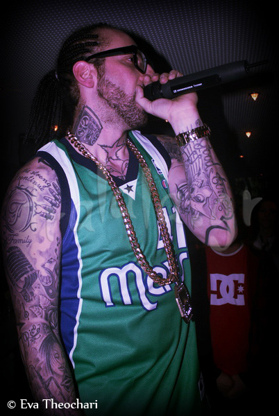 Going_Through_live_5