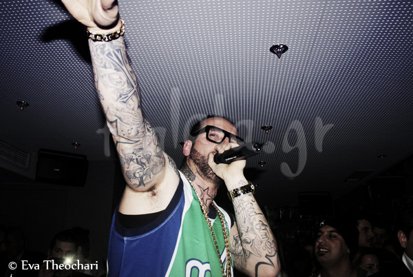 Going_Through_live_6