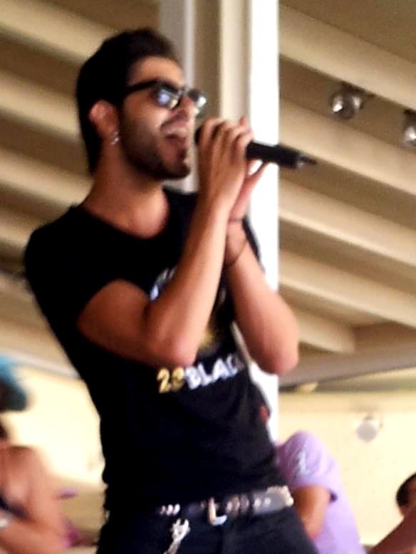 582076_421326307909975_1832782918_n