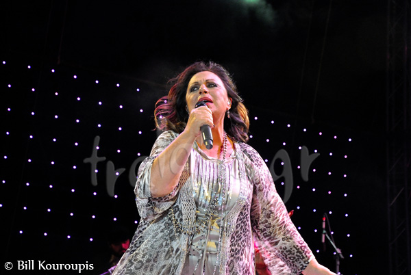 Χαρούλα Αλεξίου θέατρο Βράχων 2012