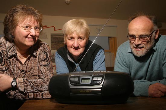 listen-to-radio-141103