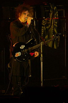 220px-The_Cure_Live_in_Singapore_-_1st_August_2007