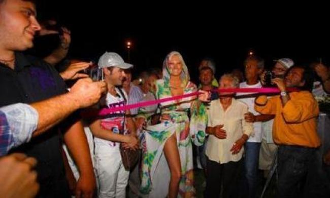 egkainia_tzoulia_gossiptv