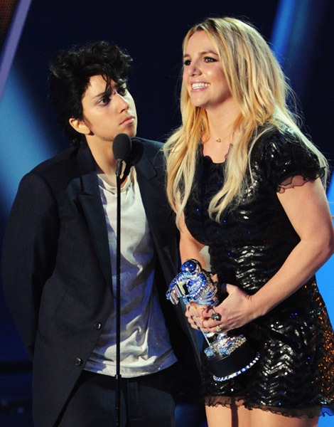 Britney-Award-08