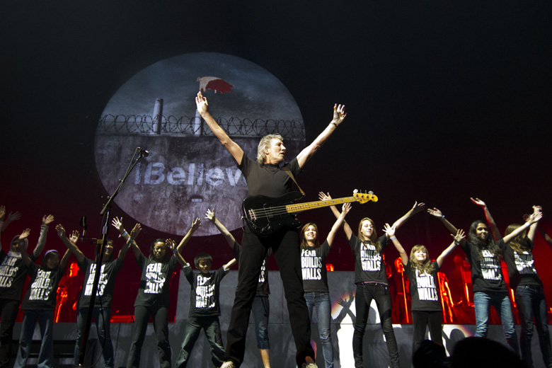 roger-waters-tour2010-34