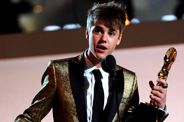 1111999-bieber-show-bbma-2011-617-409
