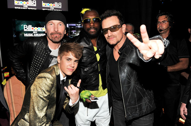 1112819-bieber-u2-will.i.am-show-bbma-2011-617-409
