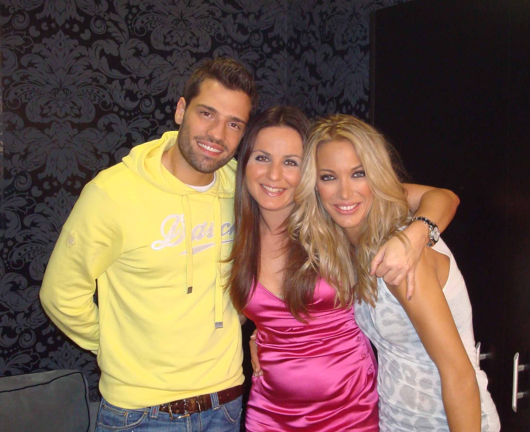 Konstantinos_Argiros_Viki_Gerothodorou_Amaryllis_COSMOSTAGE