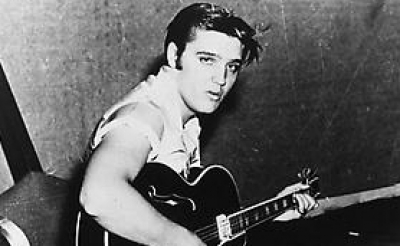 Έκθεση με σπάνιες φωτογραφίες του Elvis στο Λονδίνο.