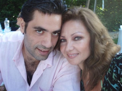 Η Σοφία Αρβανίτη ντουέτο με τον συζυγό της - Αποκλειστικο!!!