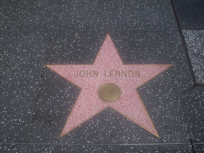 Λείπει το αστέρι του John Lennon...