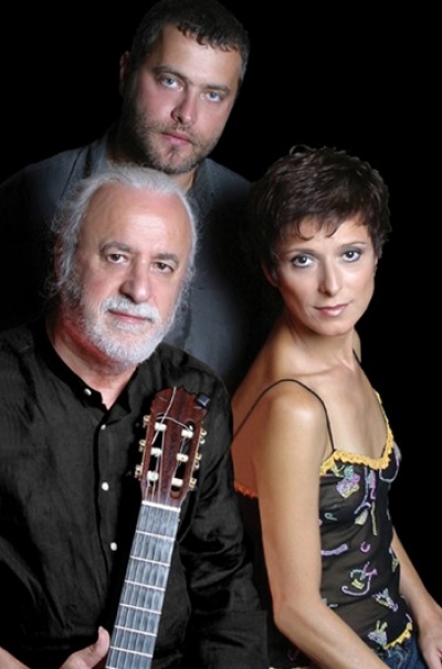 Νότης, Αναστασία και Παναγιώτης   συναντούν το Μάνο Χατζιδάκι…