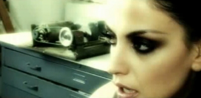 To Νέο video clip + remix της Ραλλίας Χρηστίδου