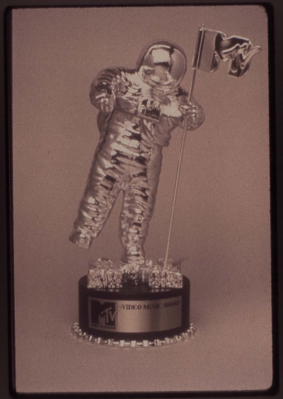 Mtv: Λάμψη από το Los Angeles!!