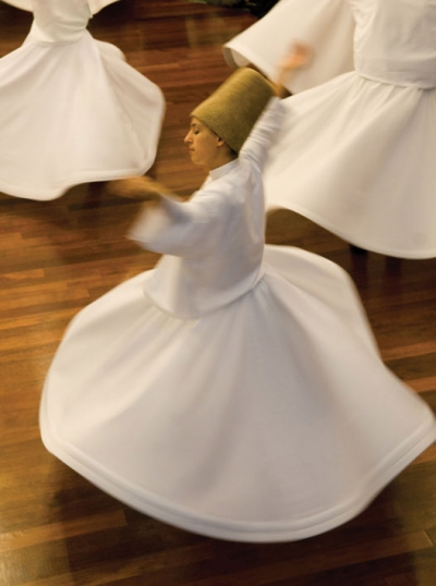 Η μουσική των sufi και οι περιστρεφόμενοι Δερβίσηδες σε 2 παραστέσεις.