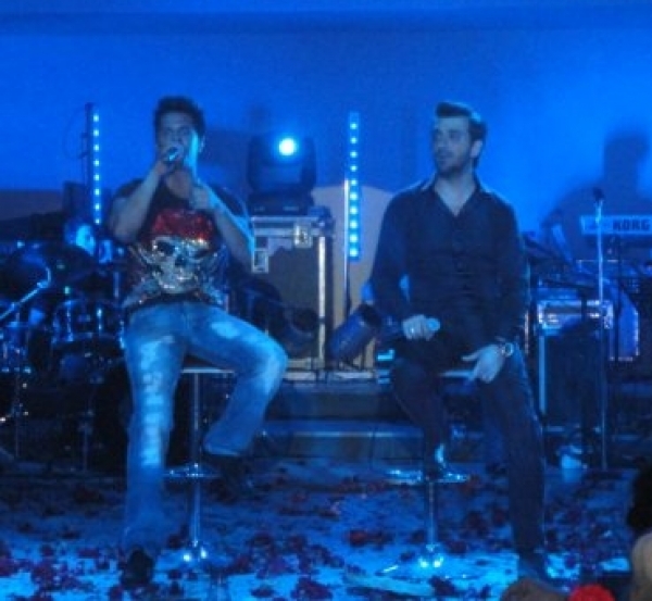 Ο Θάνος Πετρέλης και ο Γιώργος Τσαλίκης στο Κάλλιστον Σητείας. 