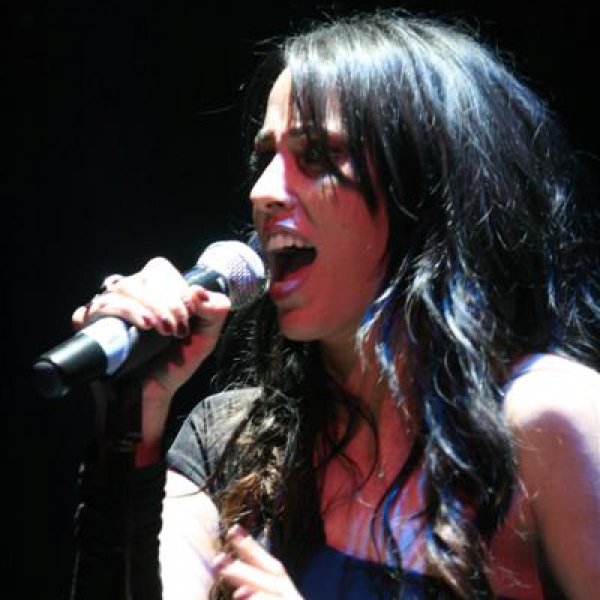 Tο πόσο ... "Πονάει η αγάπη" μας παρουσίασε η Σαλίνα