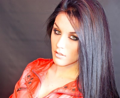 Ακούστε μια νέα ιδιάιτερη φωνή!