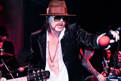 Κατέρρευσε η σκηνή των Guns 'N Roses!