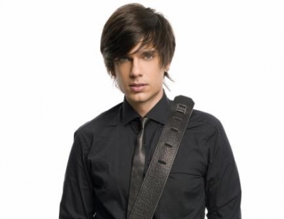 Μύρωνας Στρατής και Κόκκινα Χαλιά σε συνεργασία!