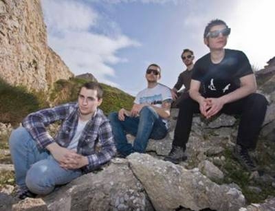 To πρώτο single των The Brainwash Squad