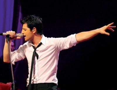 Ο Σάκης Ρουβάς στην κορυφή των Βαλκανίων