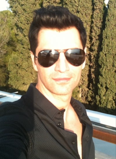 Ο Sakis μας βάζει στα γυρίσματα του νέο του Video Clip