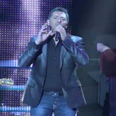 Δείτε την πρεμιέρα του Νίκου Μακρόπουλου σε HD video