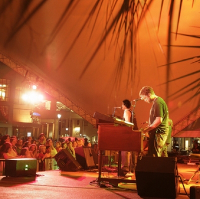 Είναι αλλιώς η καλοκαιρινή συναυλία... είναι μαγικά!