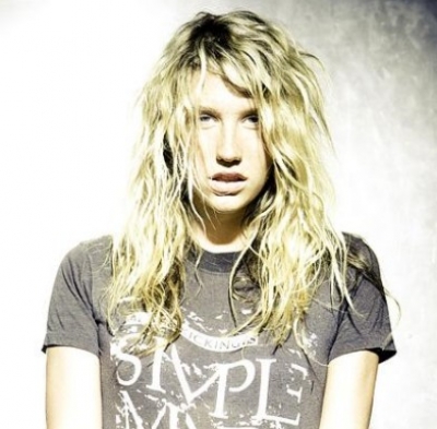 Η KE$HA στο Νο1...ξανά!