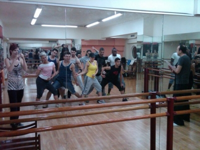 Η Καλομοίρα κάνει πρόβες για τα Mad Awards!