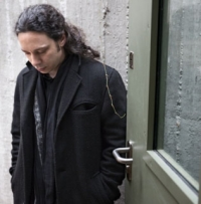 O Αλκίνοος Ιωαννίδης "solo" στο Βεάκειο θέατρο