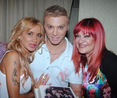 Party Έκπληξη & παράταση εμφανίσεων για την Πάολα!  