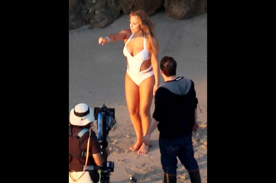 Πως είναι οι ξένοι καλλιτέχνες στην παραλία?