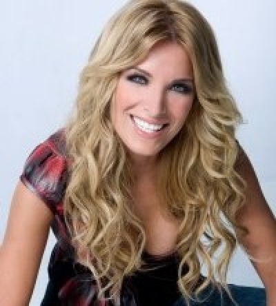 Η Κ. Καινούργιου στο βίντεο κλιπ του Νίνο