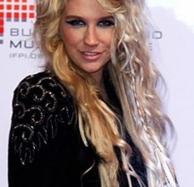 Η Kesha Country τραγουδίστρια..?