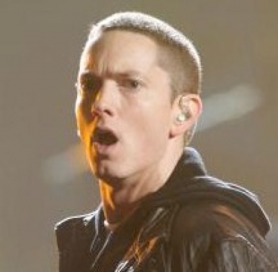 Μάχη μεταξύ Eminem και Kylie στα Charts