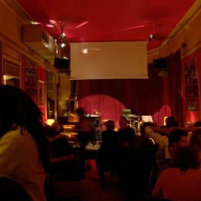 Parafono Jazz Club σε έξωση