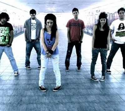 Το πρώτο τραγούδι των Whatever