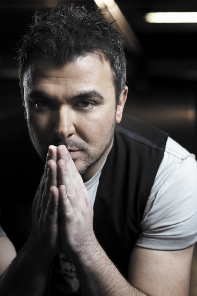 Αντώνης Ρέμος: Έκανε πρόταση γάμου στην Υβόννη μπροστά σε 3.000 θεατές