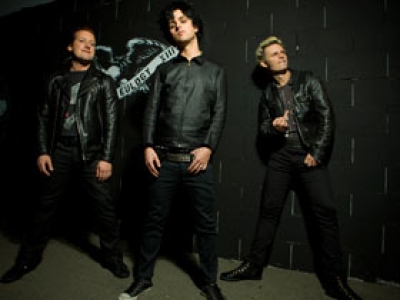 Green Day και Slash εγκαινιάζουν γήπεδο ράγκμπι!