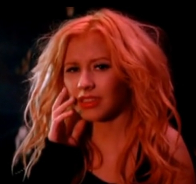 Μια γέυση απο νέα Christina Aguilera