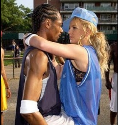 Ο Snoop Dogg καλεί Britney μέσω Youtube?